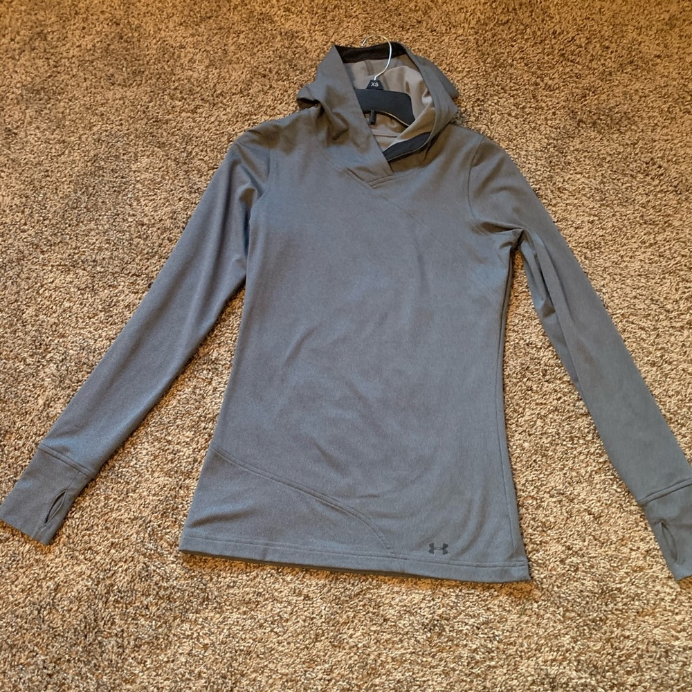 Fitted Under Armour Sweatshirt